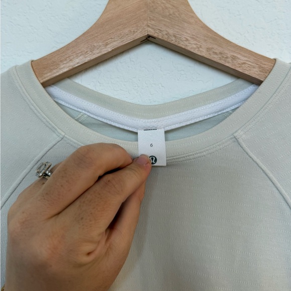 Lululemon Long Sleeve Shirt Size 6 Gray Beige - Picture 3 of 4